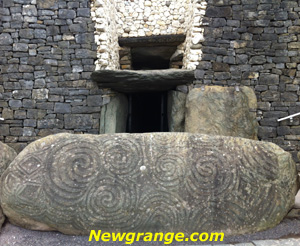 newgrange-entrance